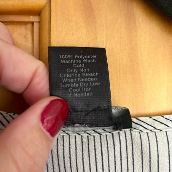 Ann Taylor Petite White & Navy Striped Keyhole Blouse [Size Large P] - Picture 5 of 12